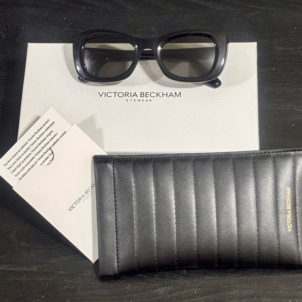 ✨ Polarized Victoria Beckham Sunglasses | Black Frame | Authentic | Full Set